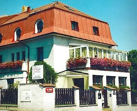 Veronika Guest house